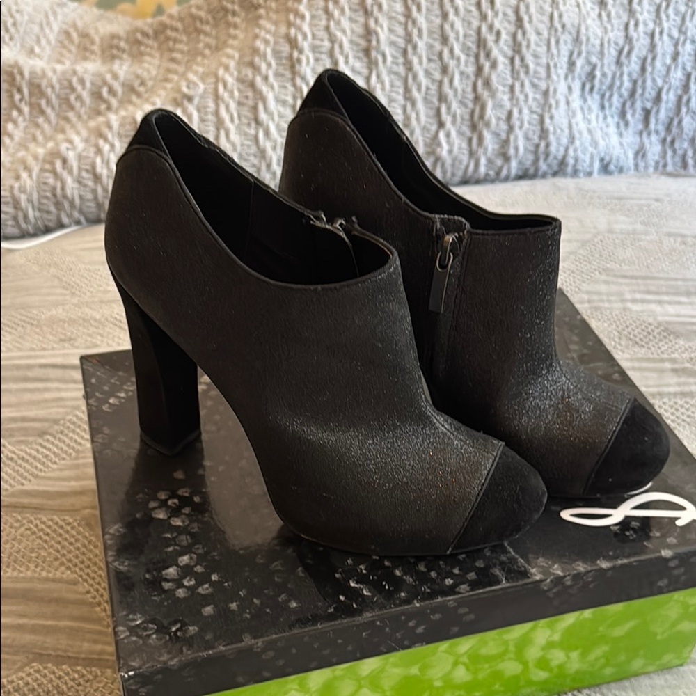 Sam Edelman Black Sparkle Leather Ankle Bootie with Suede Accents — Size 7
